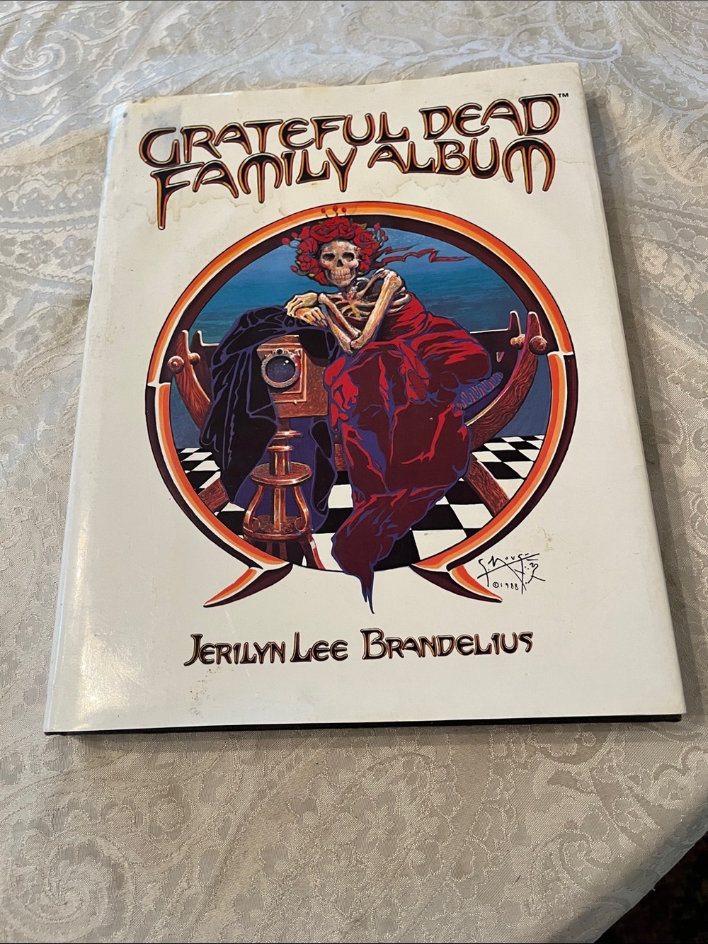Grateful Dead Family Album Coffee Table Book with Red and Blue Artwork EUC